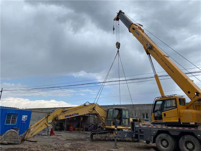 保靖县25吨吊车的工作半径是多少？