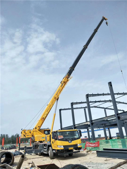 保靖县超高层建筑钢结构吊装案例